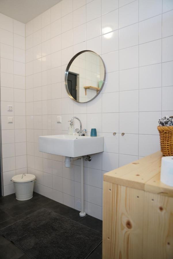 Gastenverblijf Eenigenburg Esterno foto